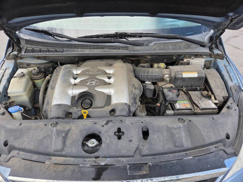 2007 Hyundai Entourage GLS