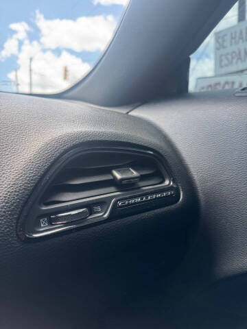 2017 Dodge Challenger SXT