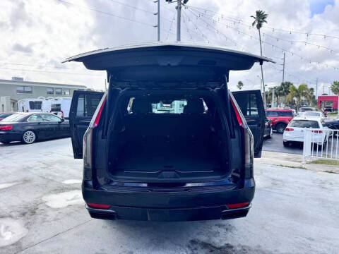 2023 Cadillac Escalade ESV Premium Luxury