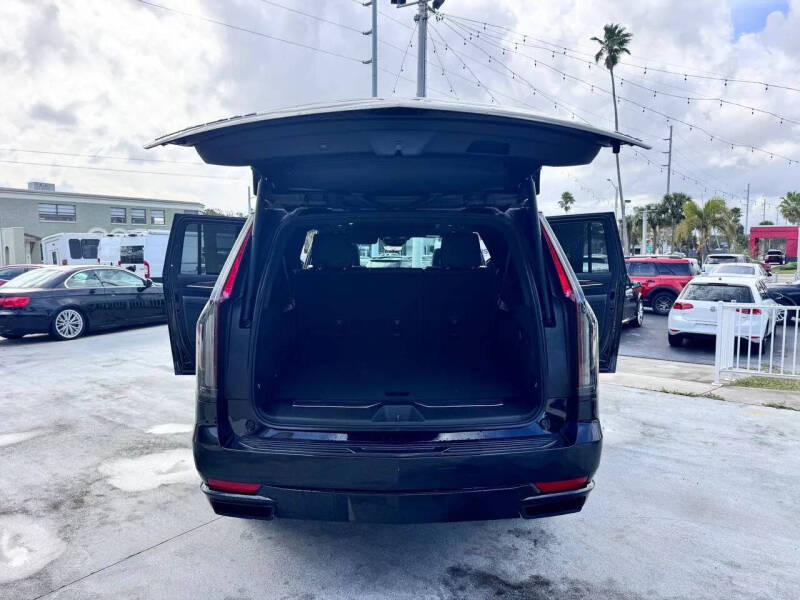 2023 Cadillac Escalade ESV Premium Luxury