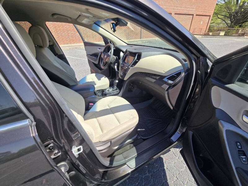 2017 Hyundai Santa Fe SE
