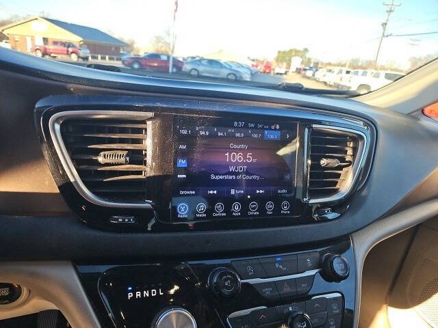 2017 Chrysler Pacifica Touring-L Plus