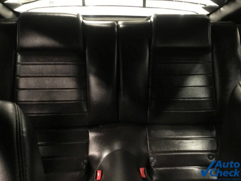 2005 Ford Mustang GT Deluxe