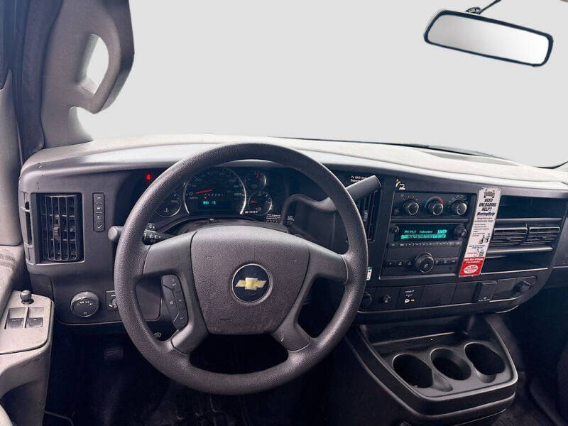2025 Chevrolet Express 2500