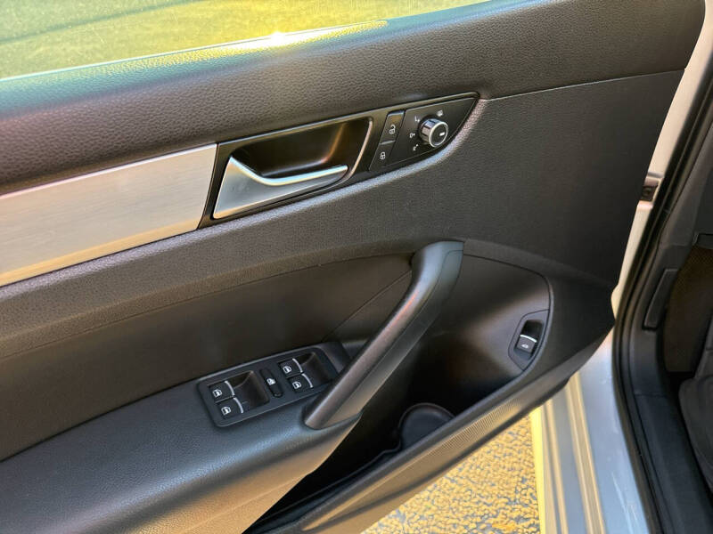 2013 Volkswagen Passat SE PZEV