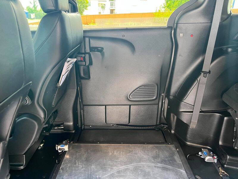 2020 Chrysler Pacifica Touring L