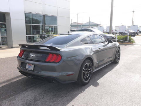 2022 Ford Mustang EcoBoost