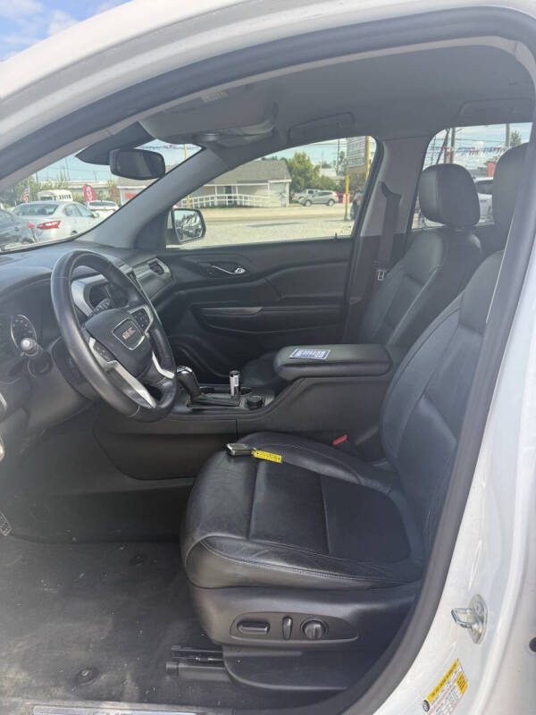 2017 GMC Acadia SLT-1