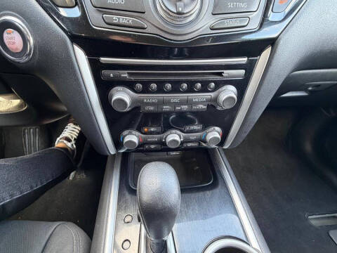 2020 Nissan Pathfinder SV