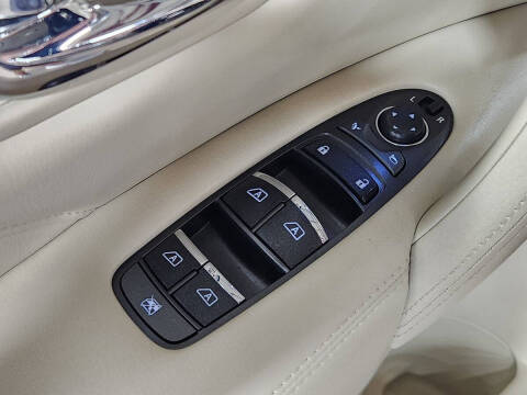 2022 Infiniti QX80 Luxe