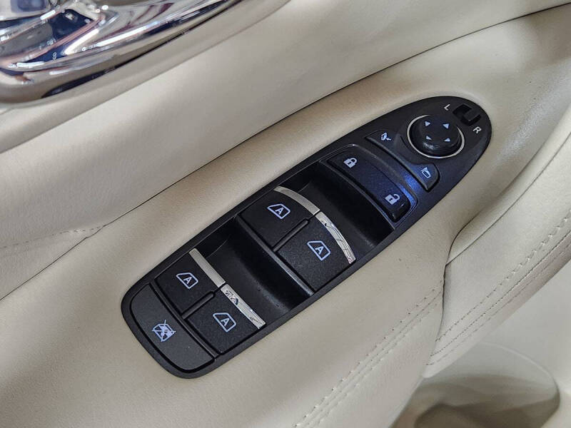 2022 Infiniti QX80 Luxe