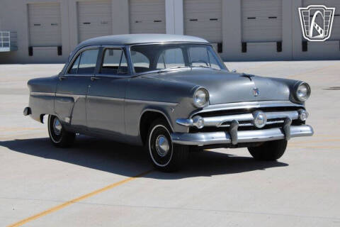 1954 Ford Crestline