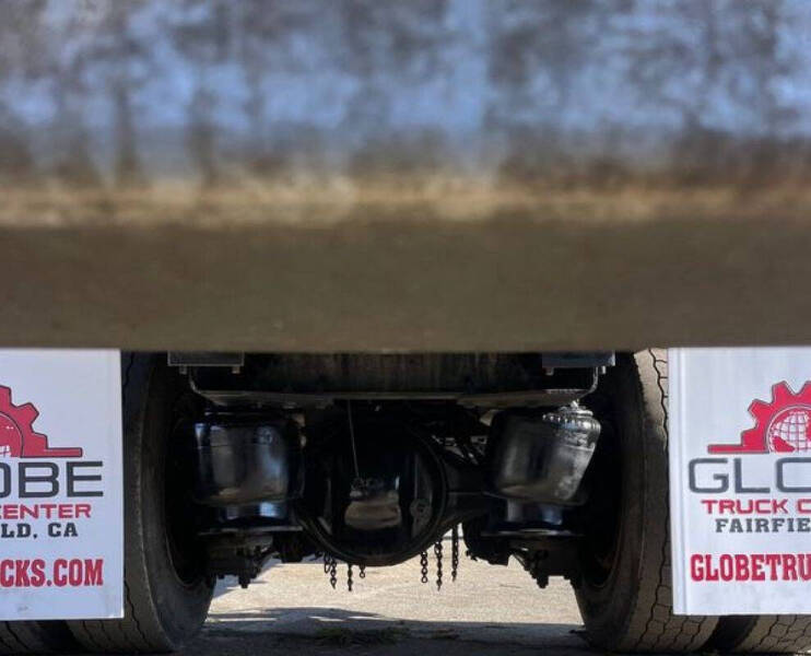 2019 Freightliner M2 106