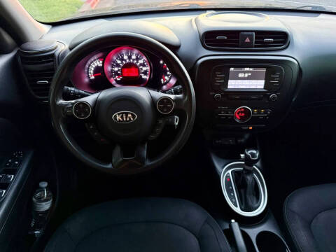 2017 Kia Soul +