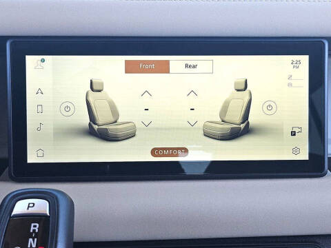 2020 Land Rover Defender 110 SE