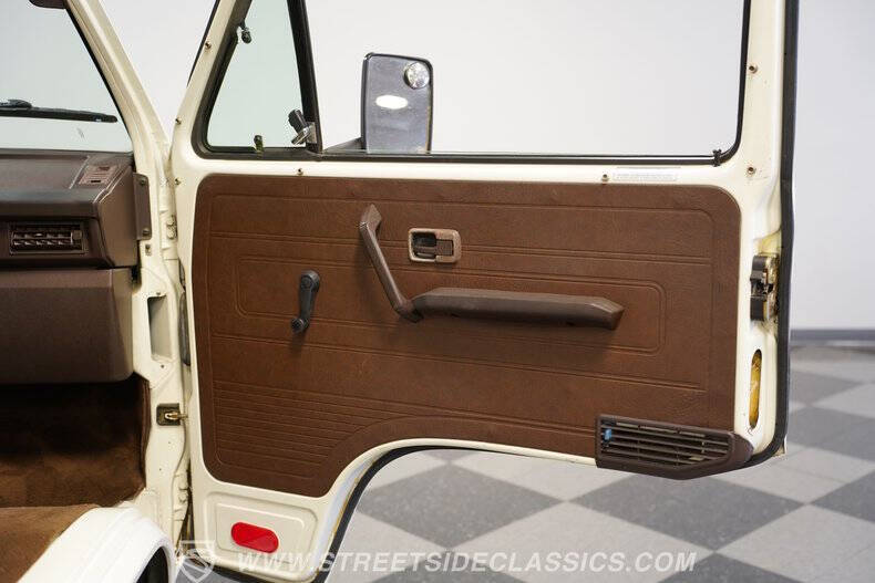 1984 Volkswagen Vanagon Camper