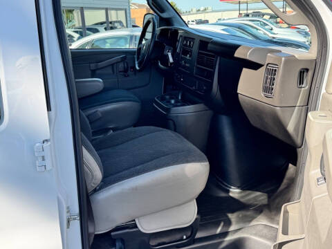 2024 Chevrolet Express 2500