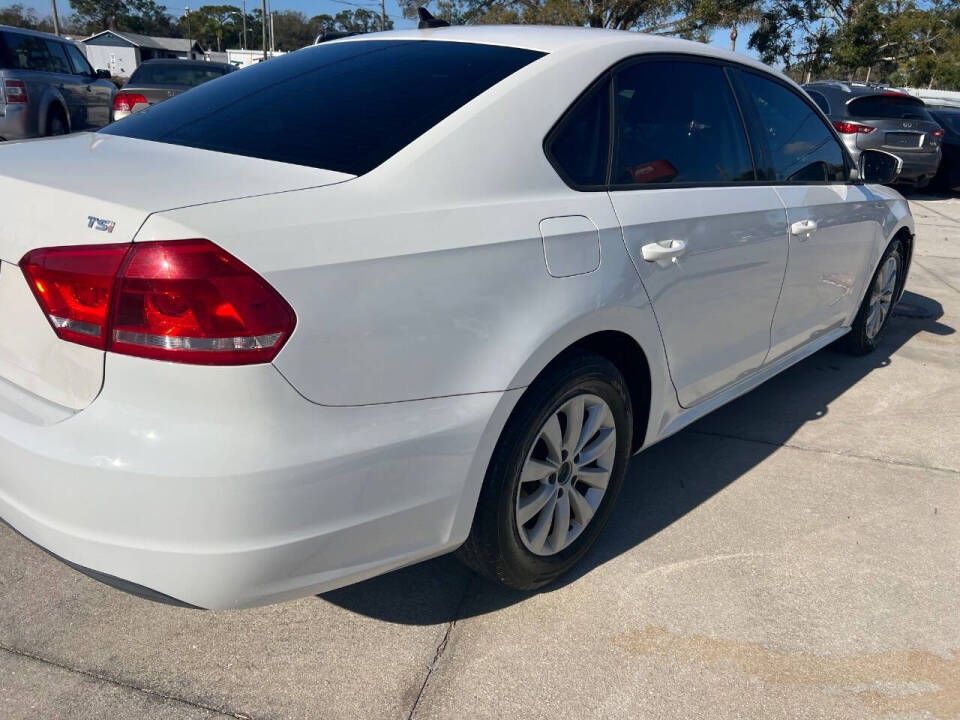 2015 Volkswagen Passat S photo 4