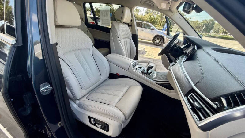 2022 BMW X7 xDrive40i