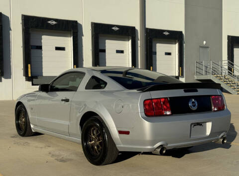 2005 Ford Mustang GT Premium