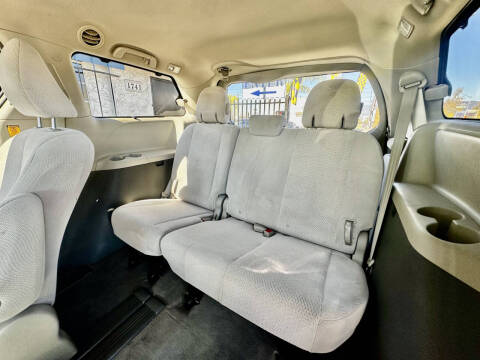 2012 Toyota Sienna