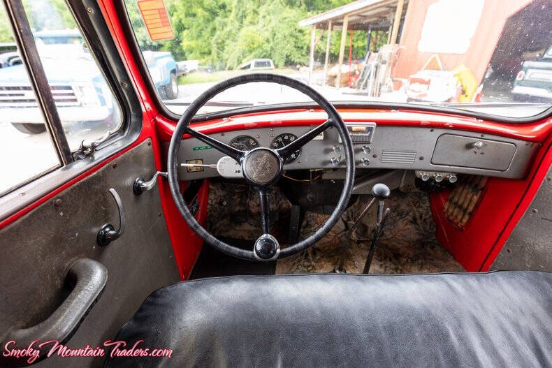 1951 International L-130