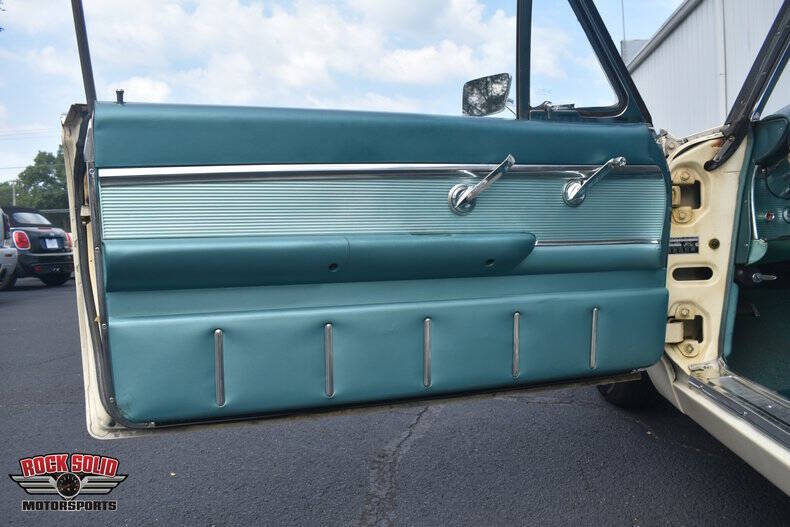 1962 Ford Thunderbird