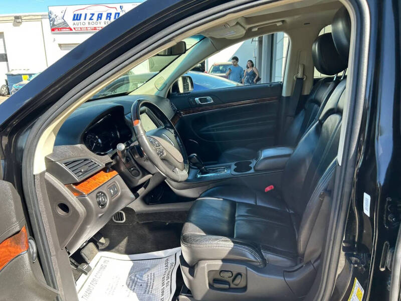 2018 Lincoln MKT Premiere