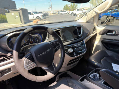 2022 Chrysler Pacifica Touring L