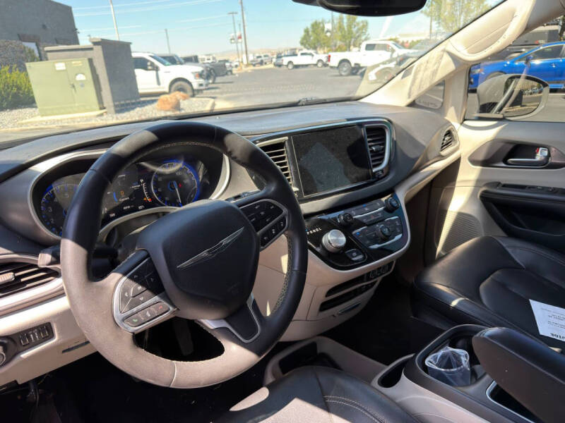 2022 Chrysler Pacifica Touring L