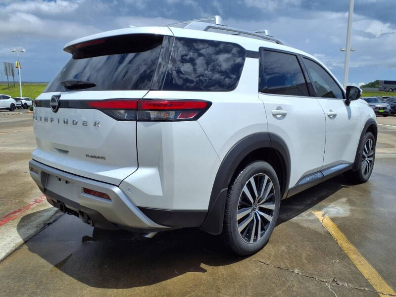 2025 Nissan Pathfinder Platinum