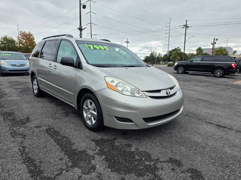 2009 Toyota Sienna CE 8-Passenger