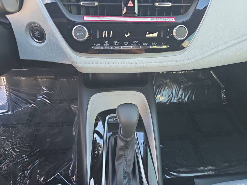 2025 Toyota Corolla Hatchback SE