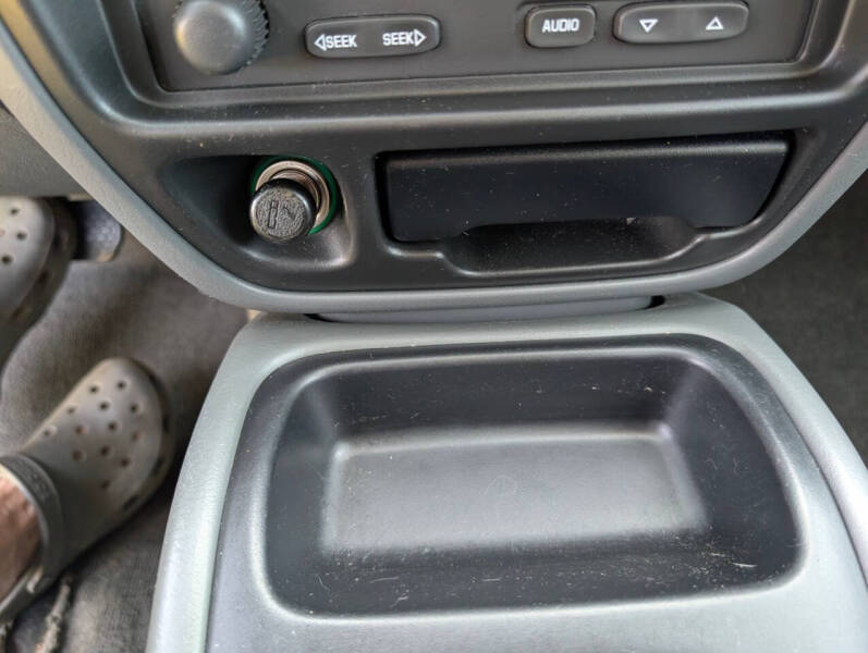 2004 Chevrolet Tracker