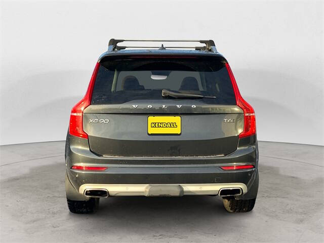 2016 Volvo XC90 T6 Momentum