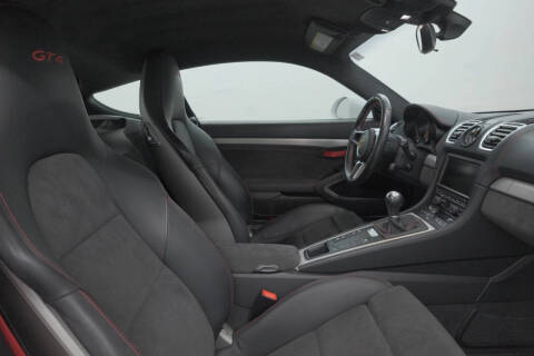 2016 Porsche Cayman GT4
