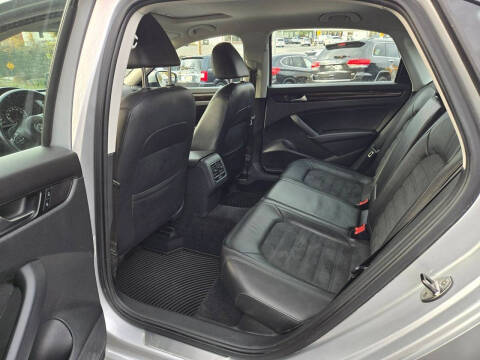 2014 Volkswagen Passat 1.8T SEL Premium PZEV