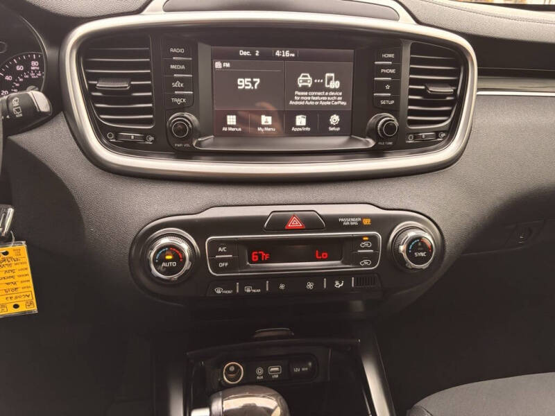 2019 Kia Sorento LX V6