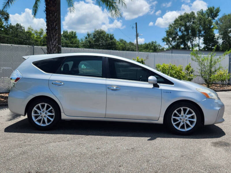 2013 Toyota Prius v Five