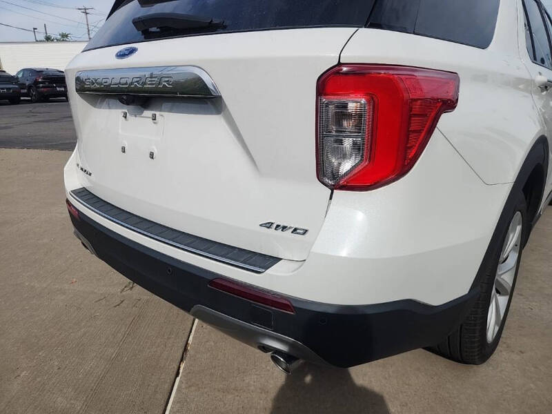 2022 Ford Explorer Hybrid Platinum