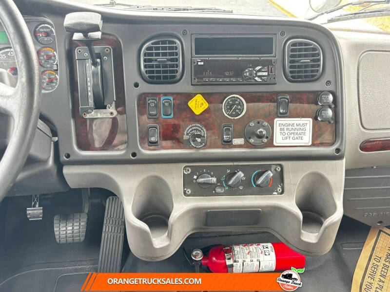 2020 Freightliner M2 106