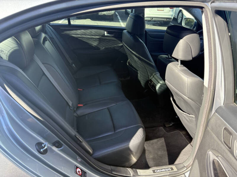 2014 Hyundai Genesis 5.0L R-Spec