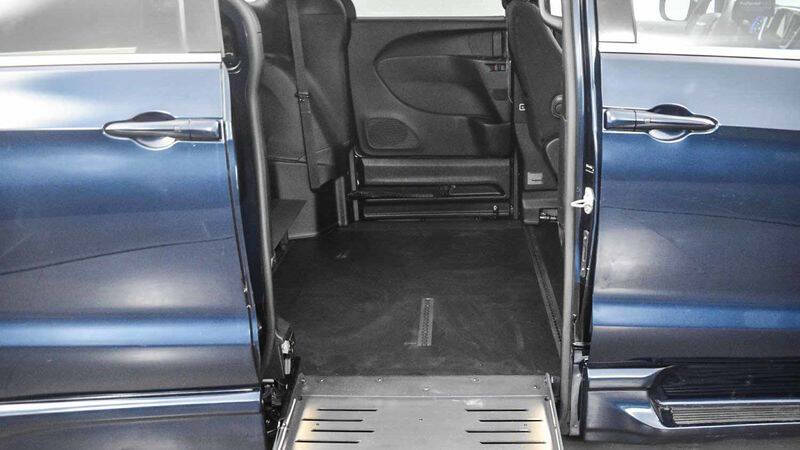 2024 Chrysler Pacifica Touring