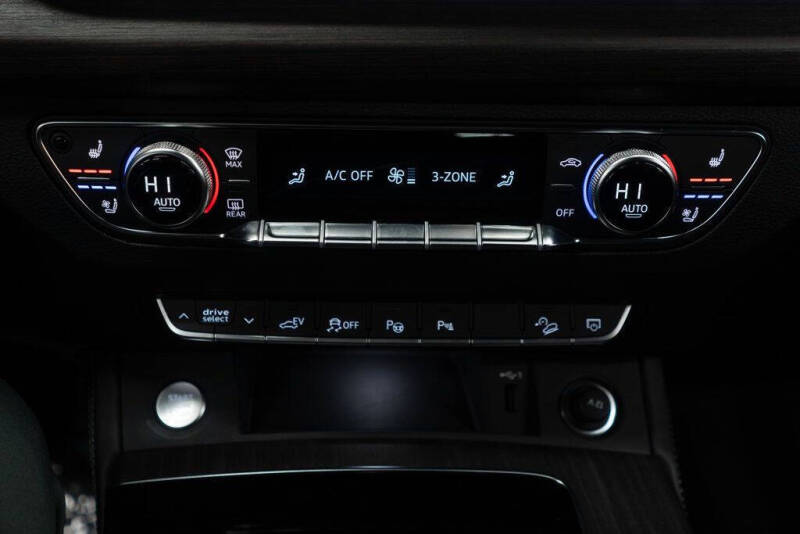 2024 Audi Q5 e quattro S line Prestg 55 TFSI