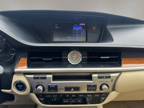 2014 Lexus ES 300h