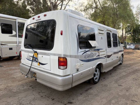 2004 Winnebago Rialta 22HD