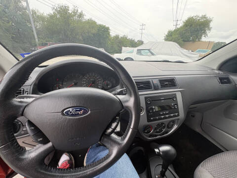 2005 Ford Focus ZX5 SE
