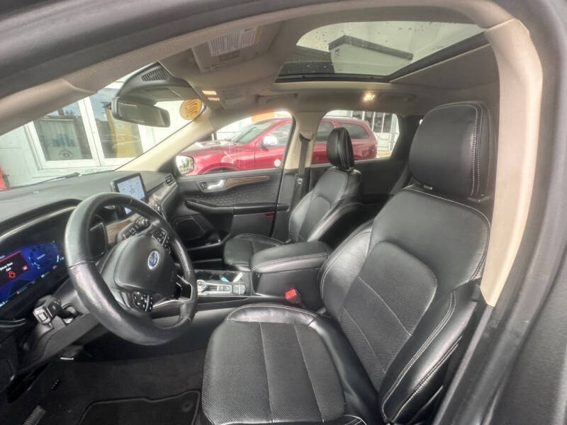 2020 Ford Escape Titanium