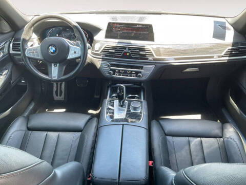2022 BMW 7 Series 740i