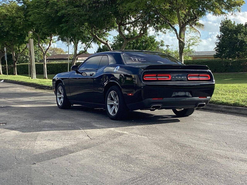 2019 Dodge Challenger SXT